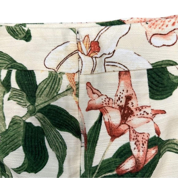 Ann Taylor Garden Floral Pencil Skirt with lilies 2 Petite - Picture 5 of 9